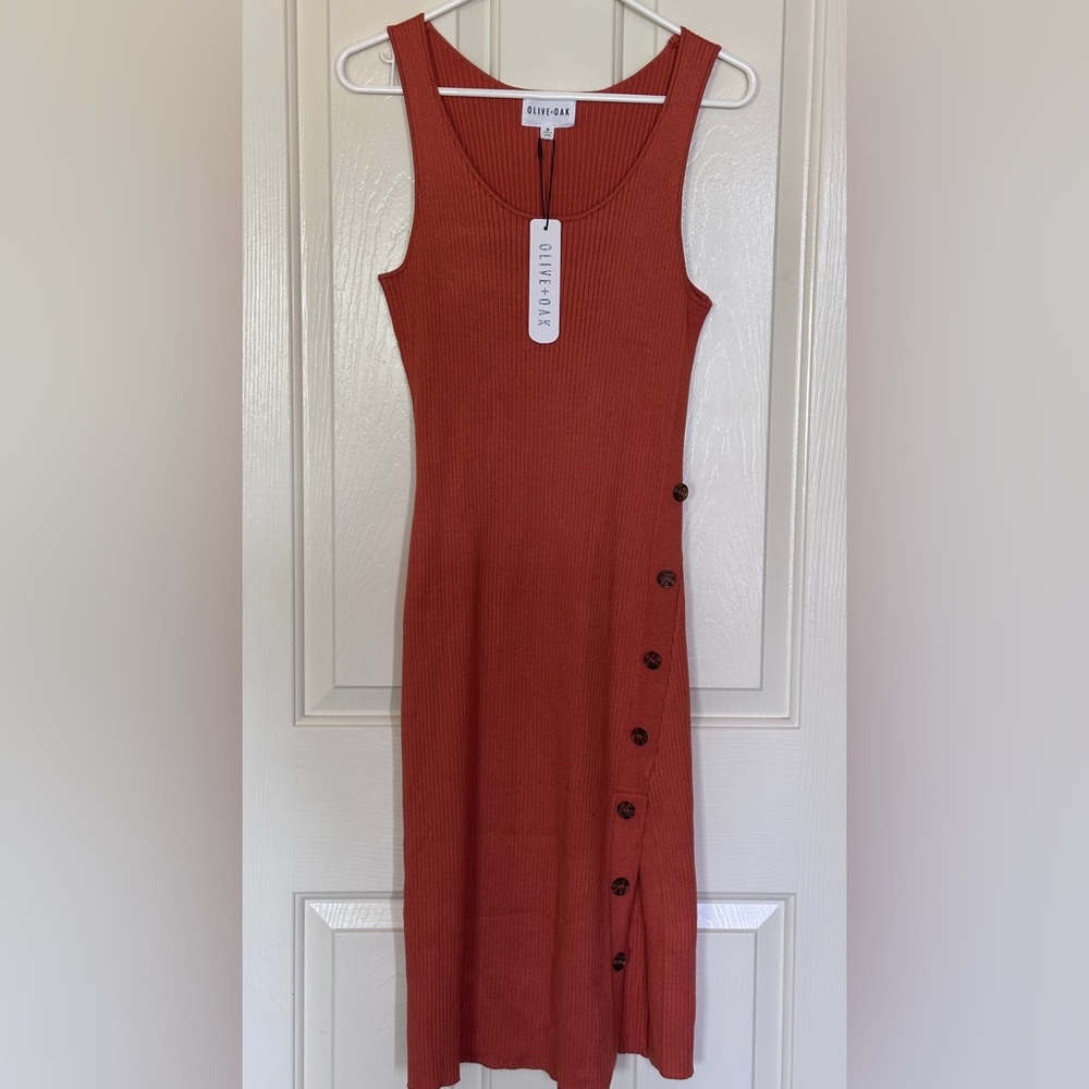 Olive & Oak Ribbed Rust Sleeveless Sweater Dress with Button Detail• Size XL